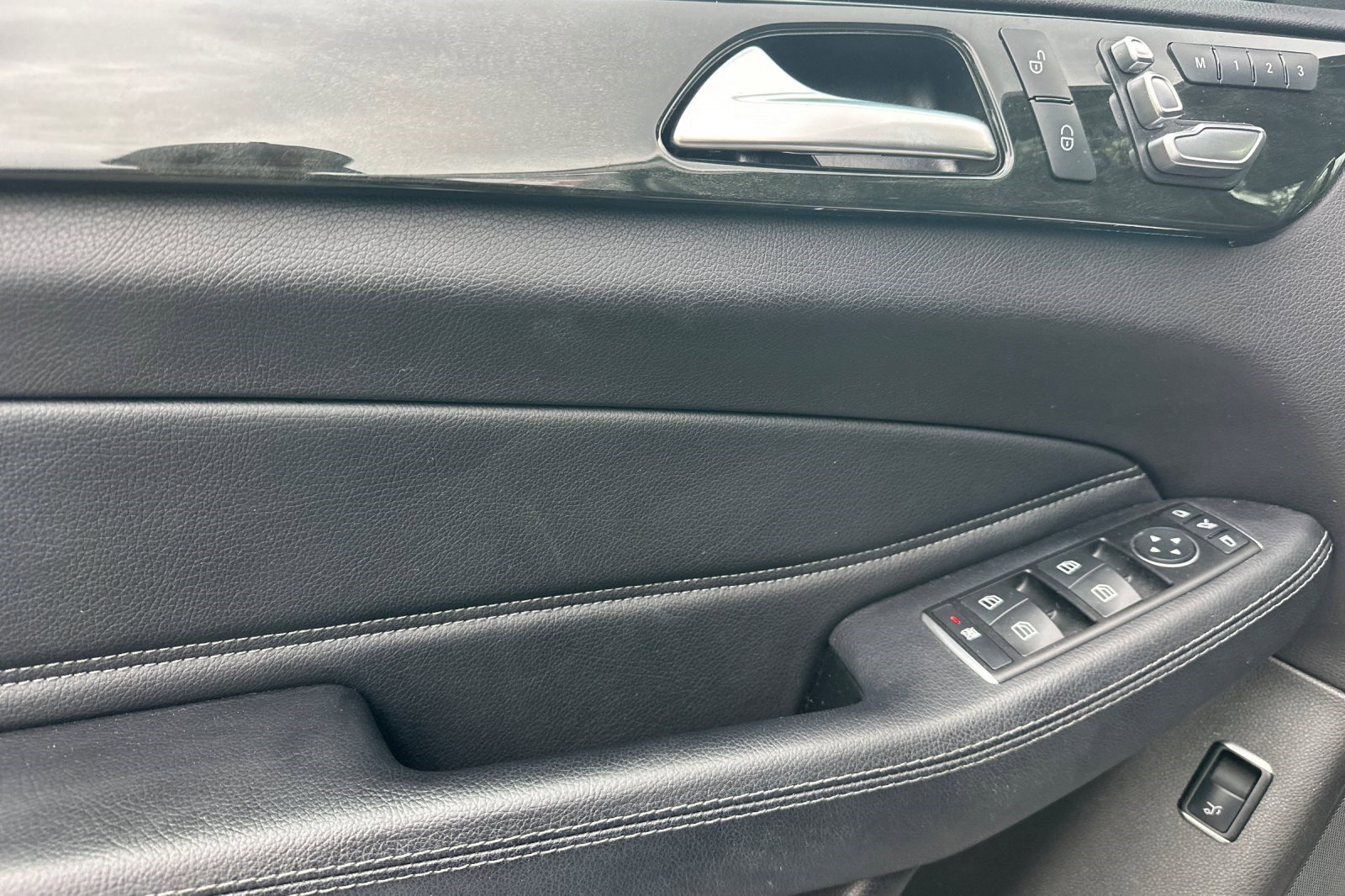 Used 2017 Mercedes-Benz GLS 450 4MATIC image 12