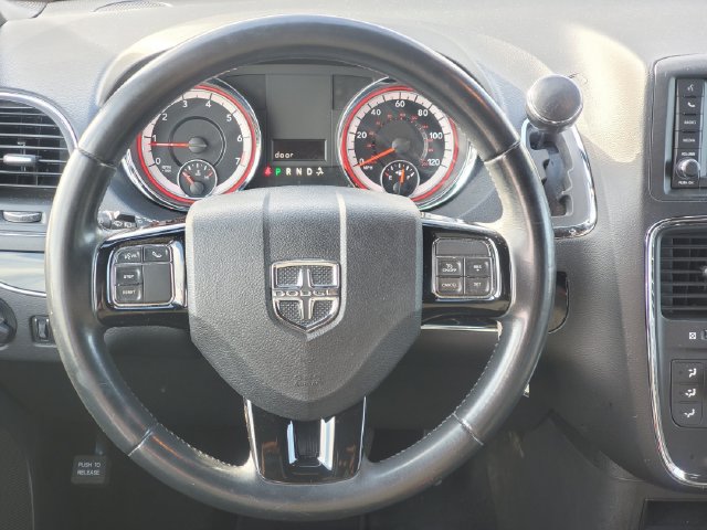 Used 2020 Dodge Grand Caravan SE FWD image 22