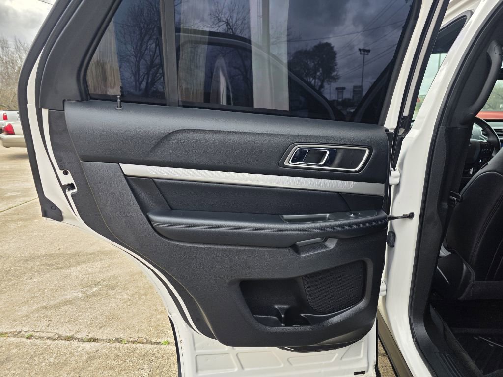 Used 2017 Ford Explorer XLT w/ Equipment Group 202A image 20