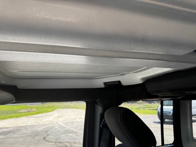 Used 2018 Jeep Wrangler Unlimited Rubicon w/ Cold Weather Group AWD/4WD image 42