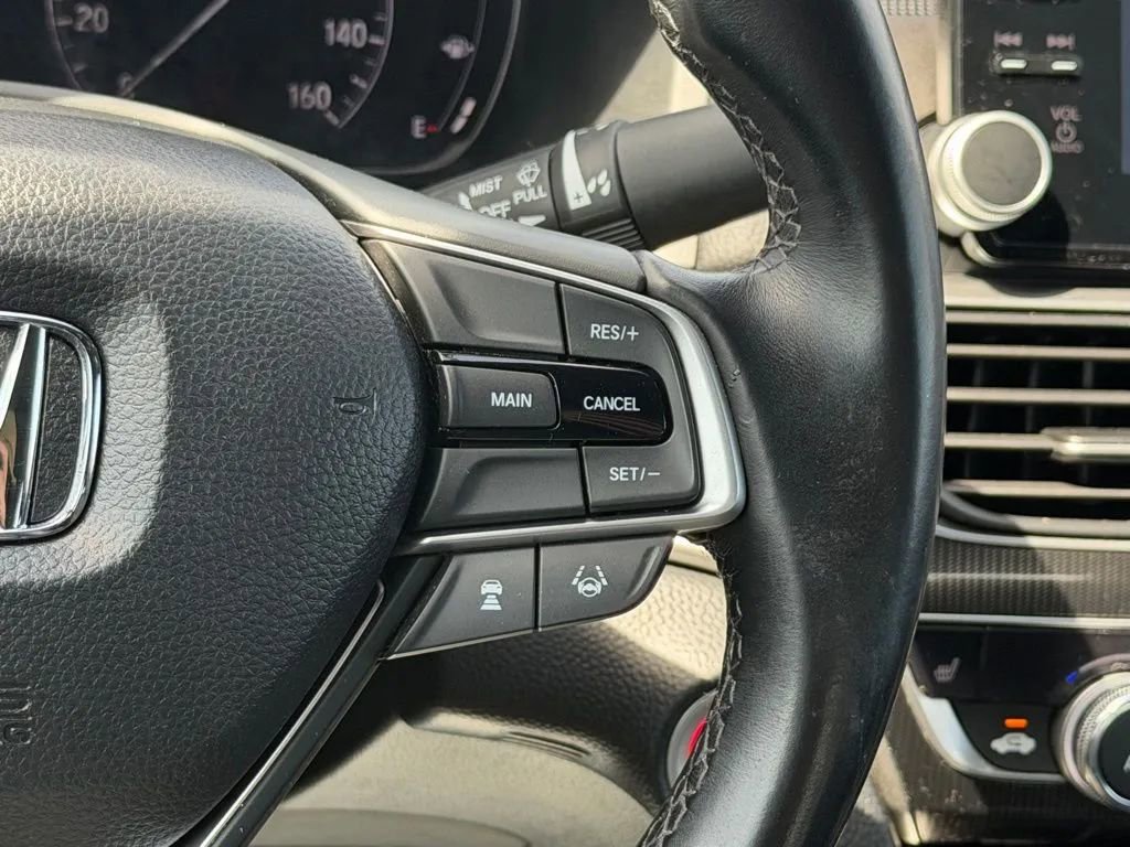 Used 2018 Honda Accord Sport image 17