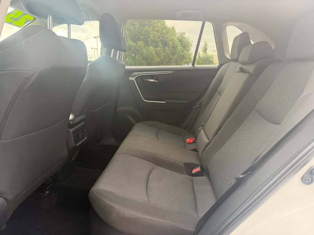 Used 2025 Toyota RAV4 XLE AWD/4WD image 24