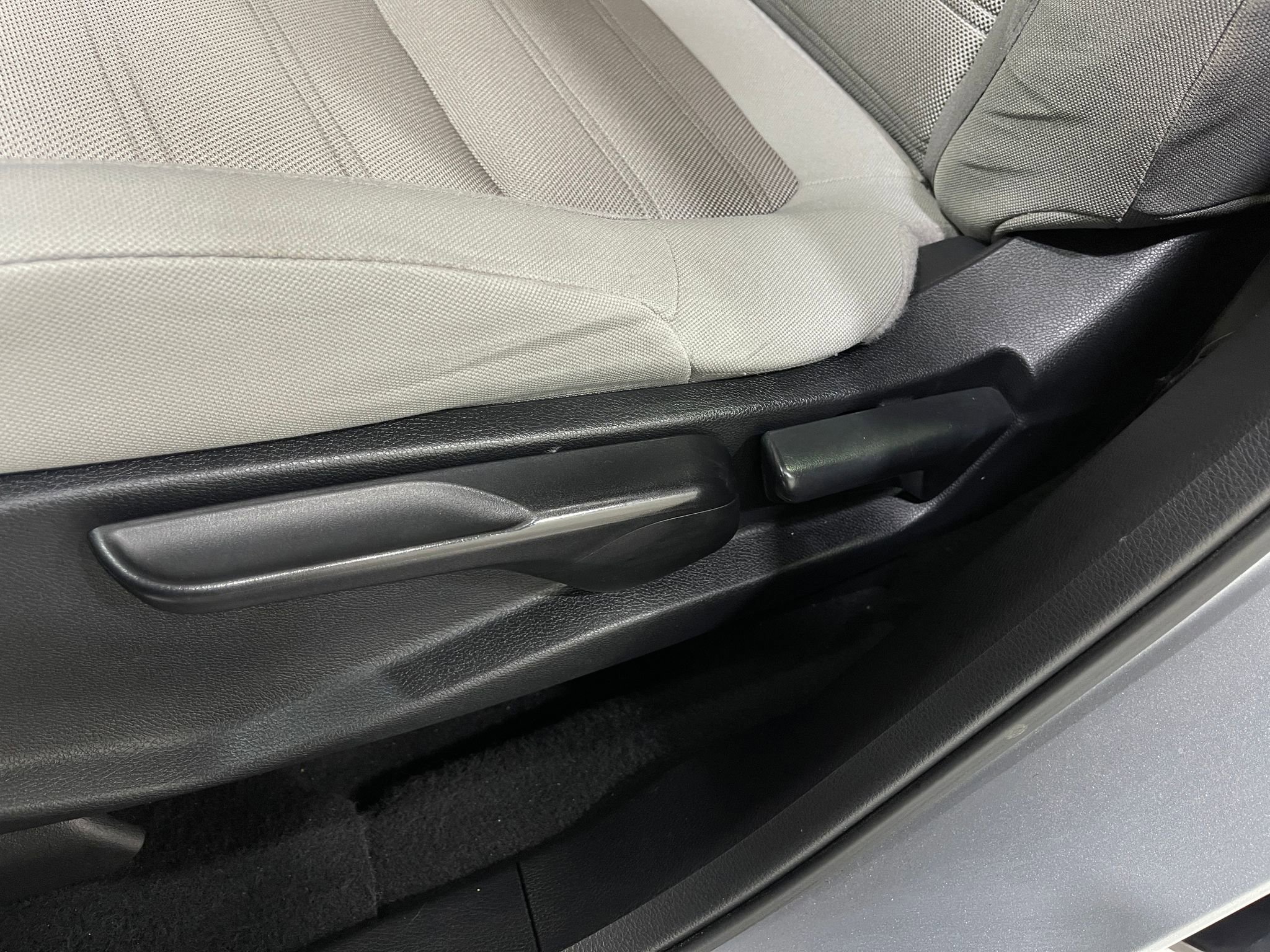Used 2017 Honda CR-V LX image 14