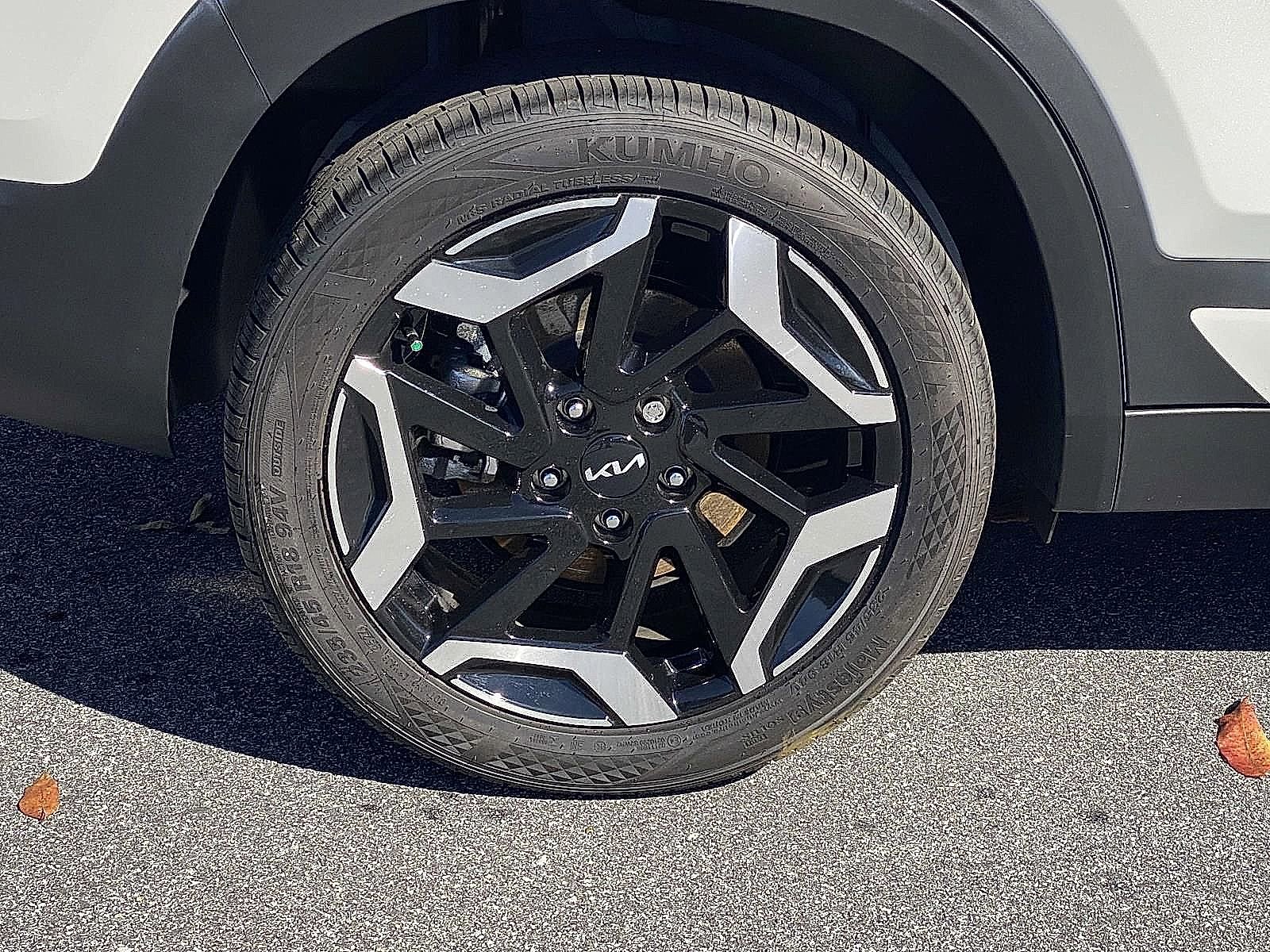 Used 2025 Kia Seltos SX w/ SX Sunroof Package image 9