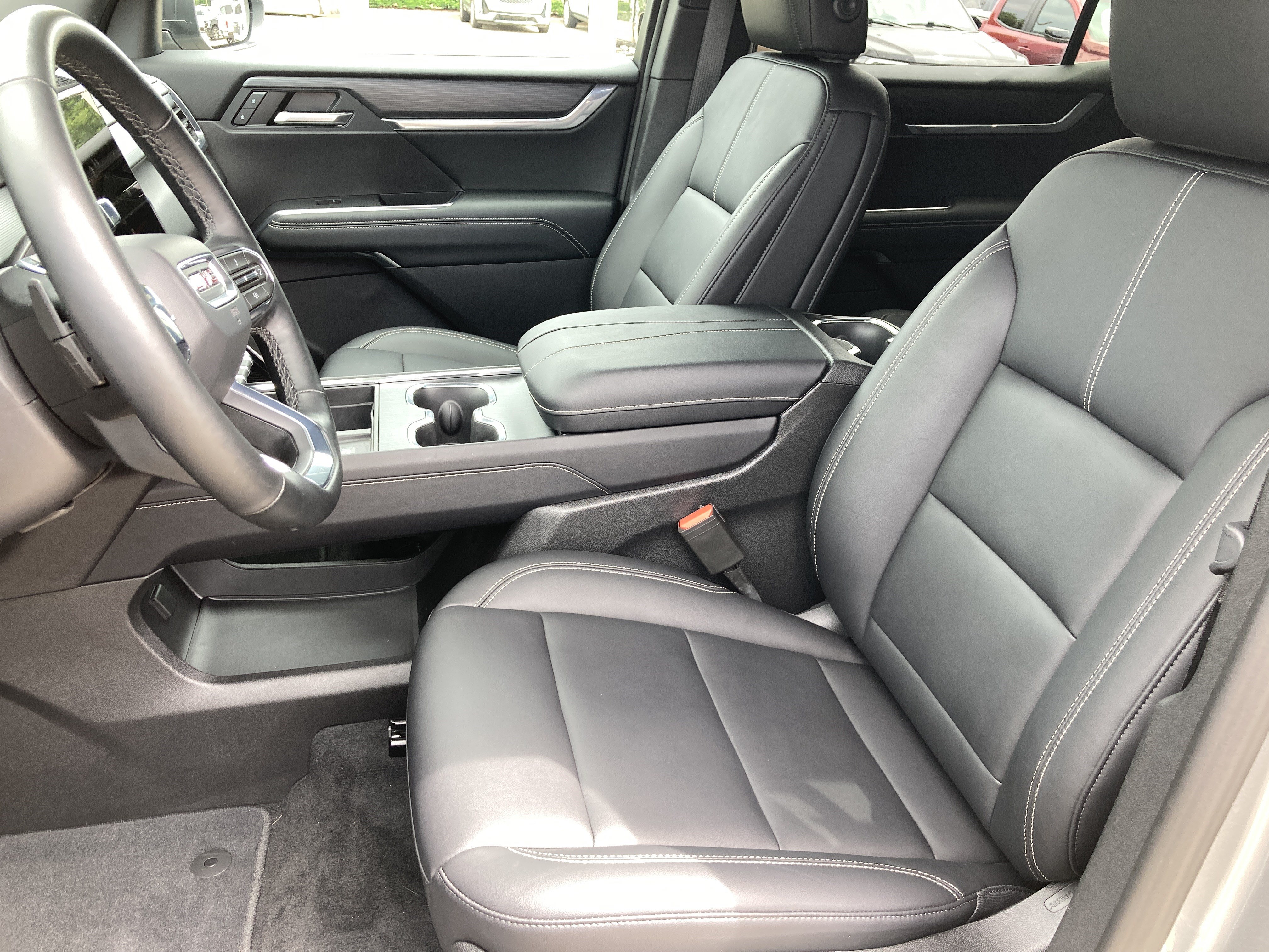 Certified 2026 GMC Acadia Elevation w/ Elevation Premium Package FWD image 30