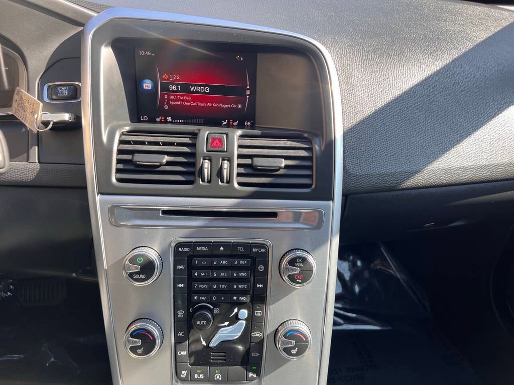 Used 2017 Volvo XC60 T5 Dynamic w/ Preferred Option Package image 15