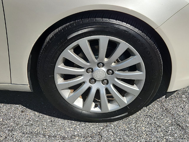 Used 2012 Buick Regal Leather FWD image 8