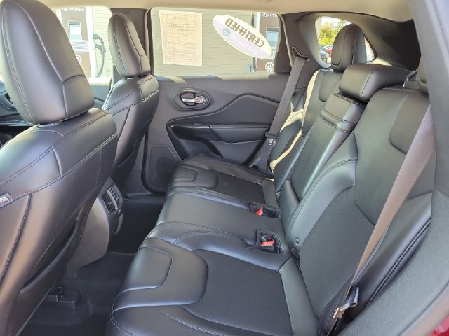 Used 2019 Jeep Cherokee Latitude Plus AWD/4WD image 22