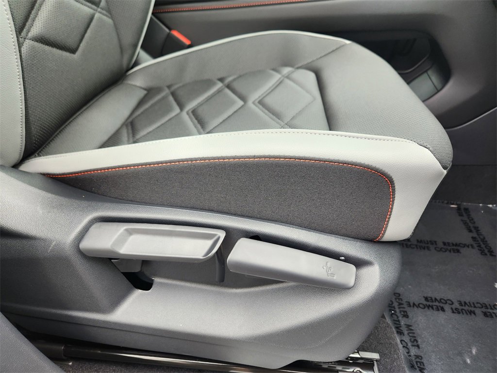 New 2025 Volkswagen Atlas Peak Edition SE image 18