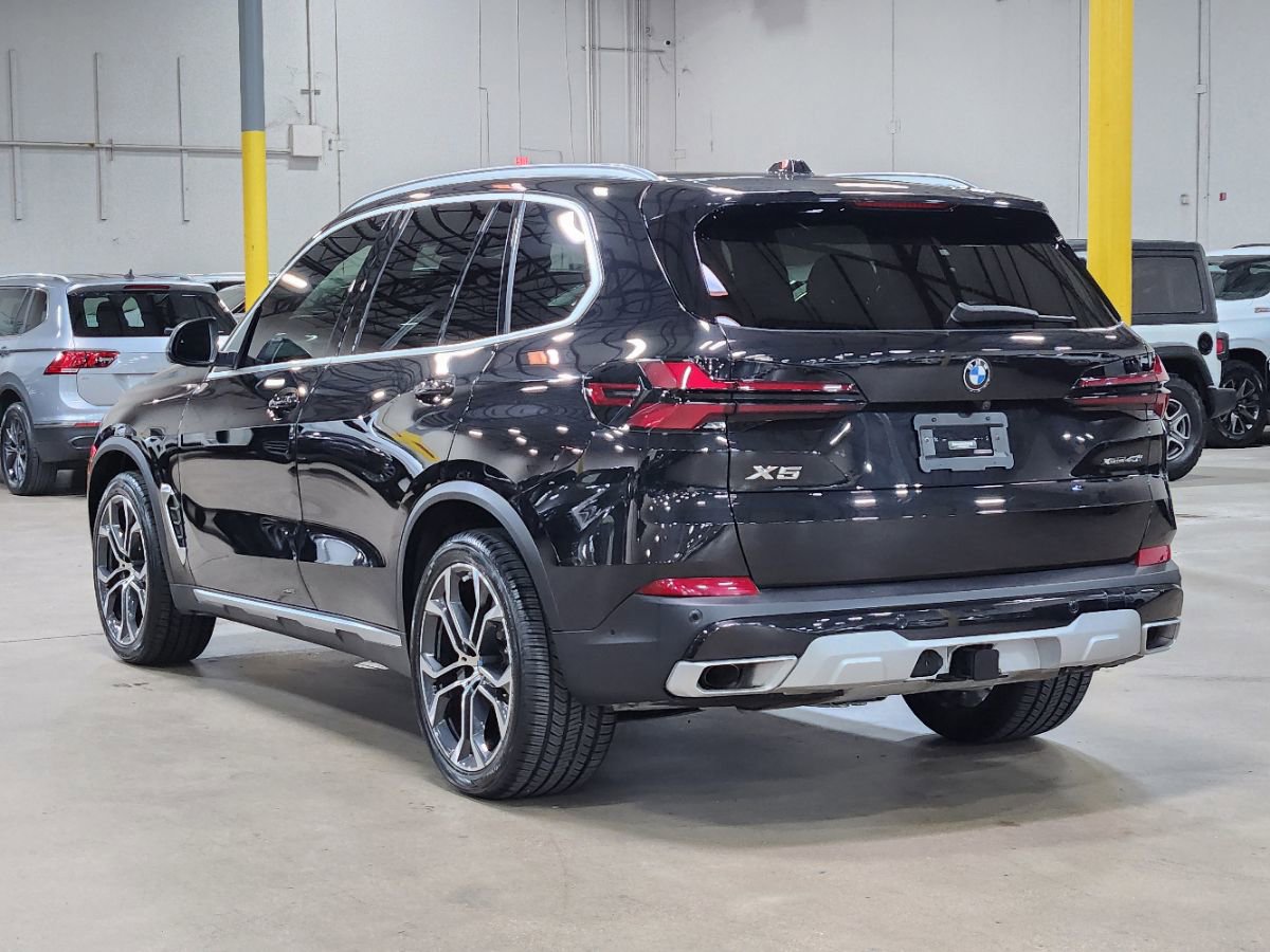 Used 2024 BMW X5 xDrive40i w/ Premium Package AWD/4WD image 11