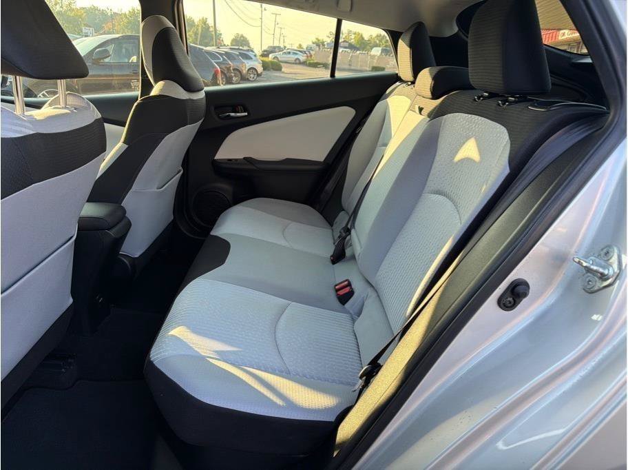Used 2016 Toyota Prius Two FWD image 10
