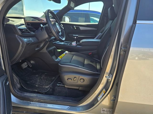 Used 2025 Buick Enclave Preferred w/ Power Package FWD image 8