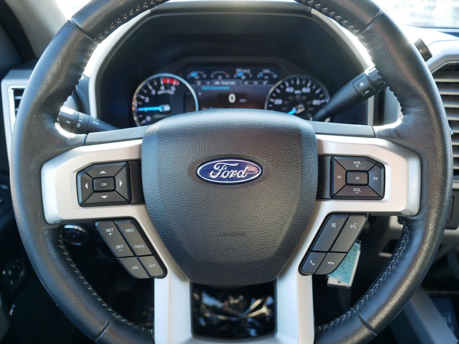 Used 2017 Ford F350 Lariat w/ Chrome Package image 26