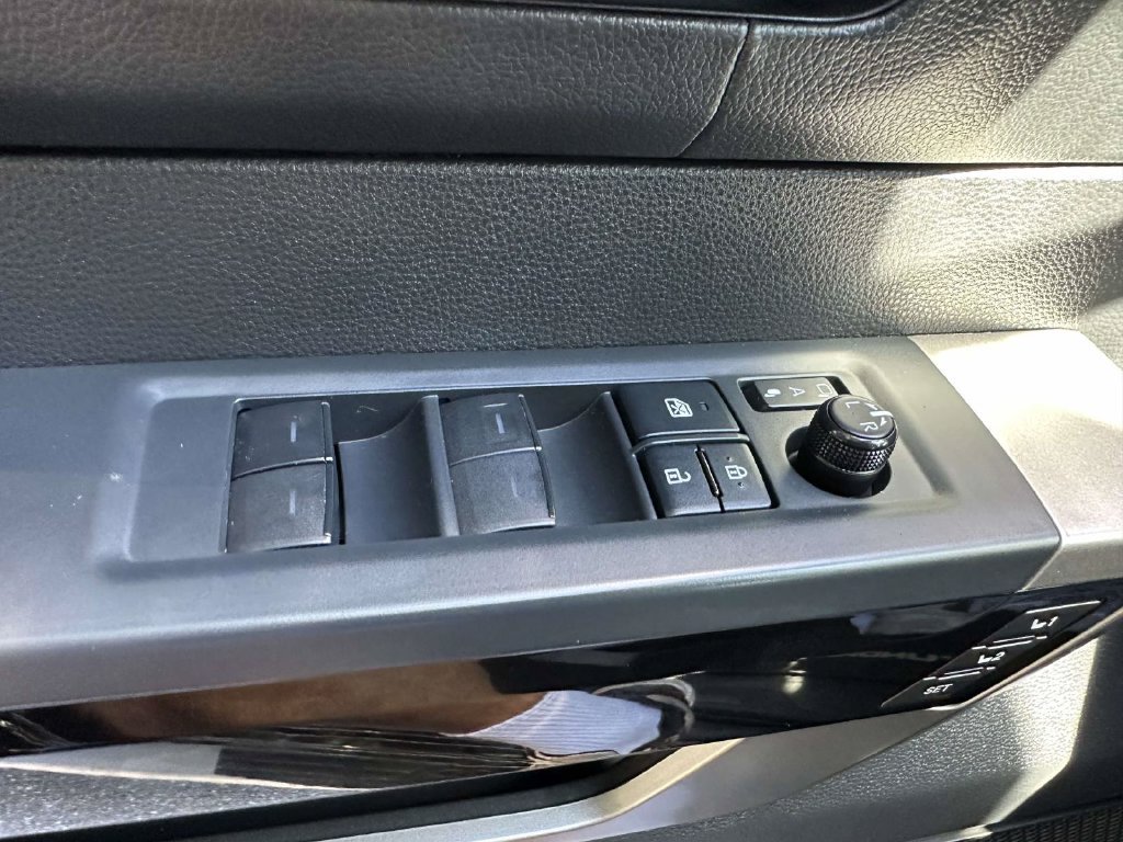 Used 2022 Toyota Tundra Limited w/ Power Package AWD/4WD image 36