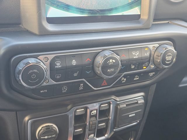 Used 2022 Jeep Wrangler Unlimited Sahara w/ Cold Weather Group AWD/4WD image 26