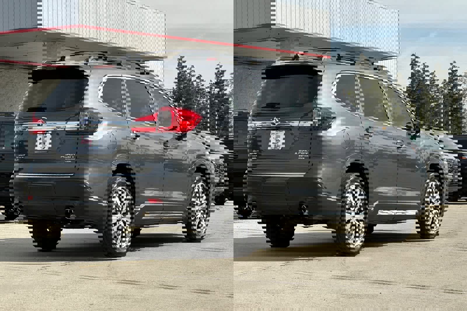 Used 2021 Subaru Ascent Limited w/ Technology Package image 3