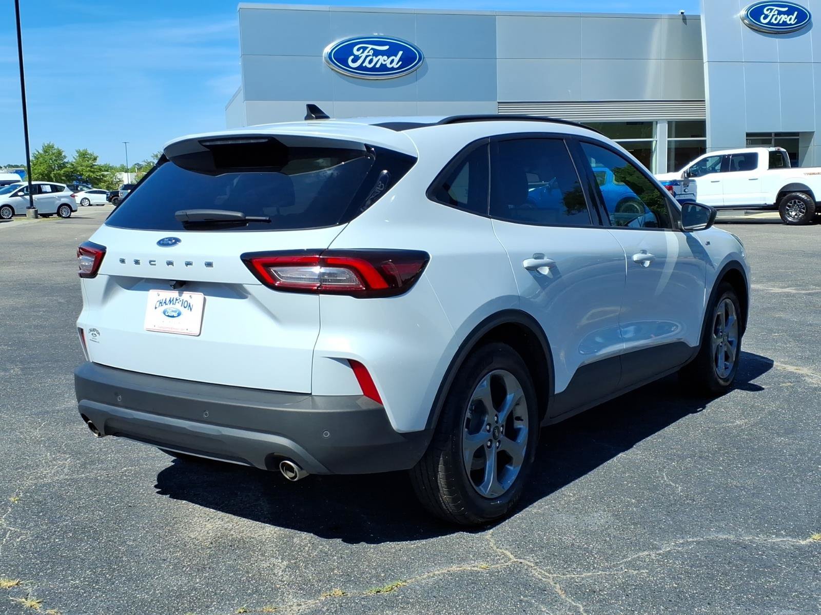 Used 2025 Ford Escape ST-Line w/ Tech Pack #1 FWD image 24