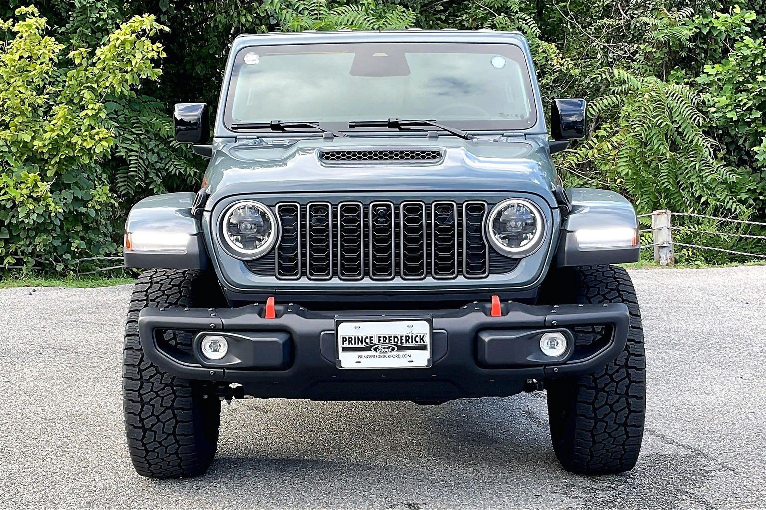Used 2026 Jeep Gladiator Mojave AWD/4WD image 2