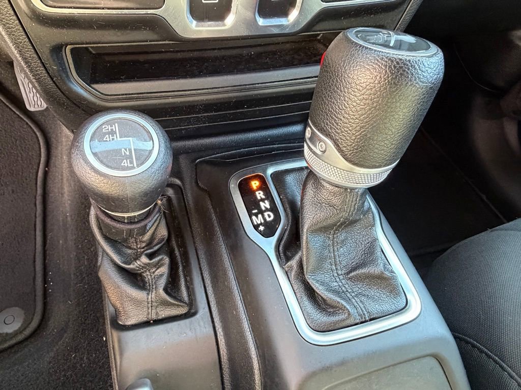 Used 2020 Jeep Wrangler Sport image 23