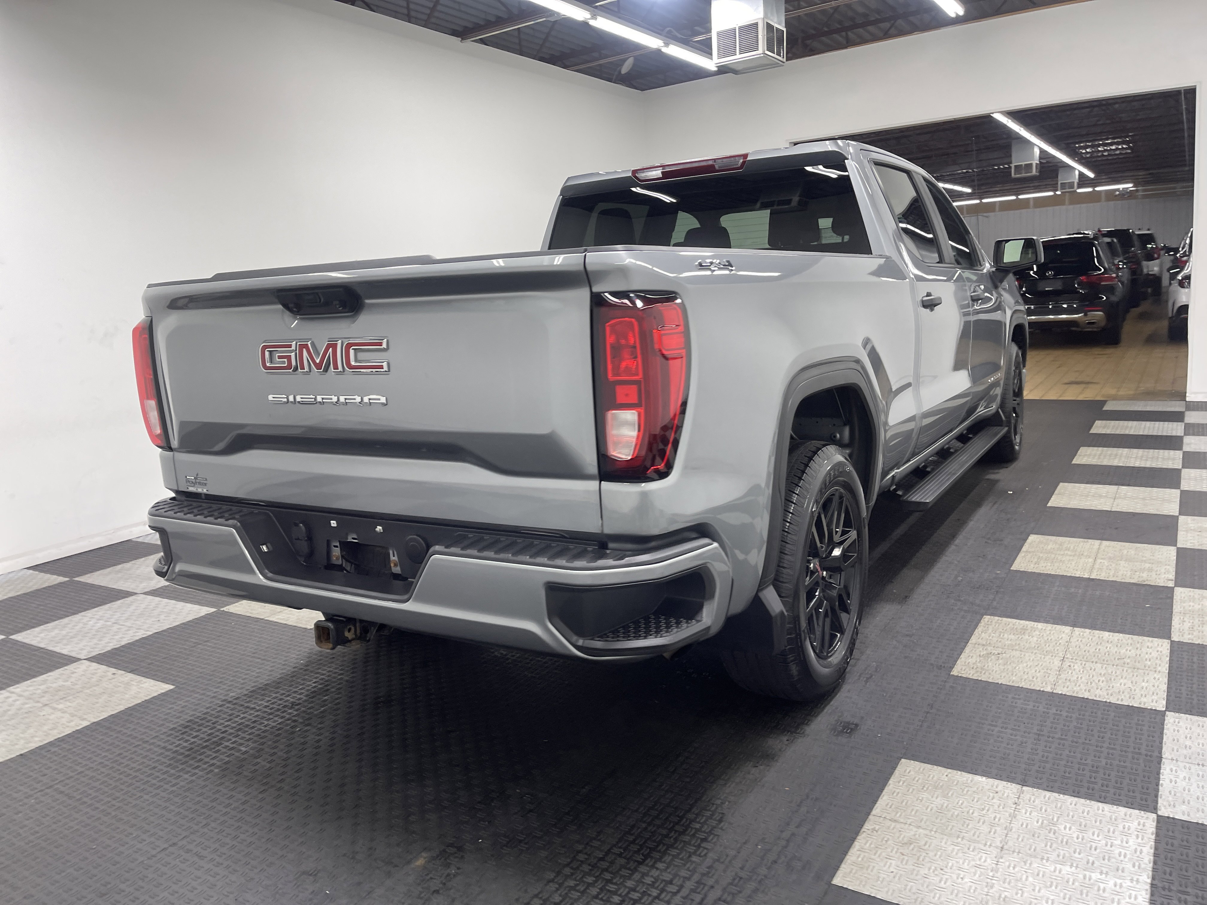 Used 2024 GMC Sierra 1500 Pro w/ Graphite Edition image 5