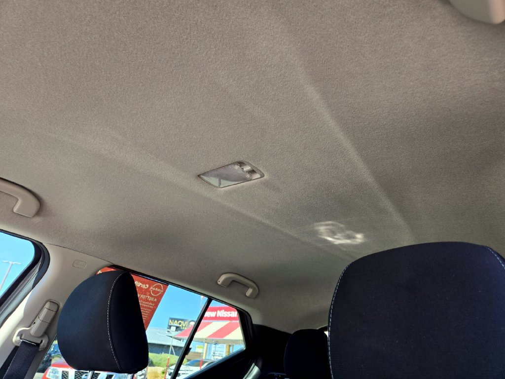 Used 2023 Nissan Kicks SV FWD image 11