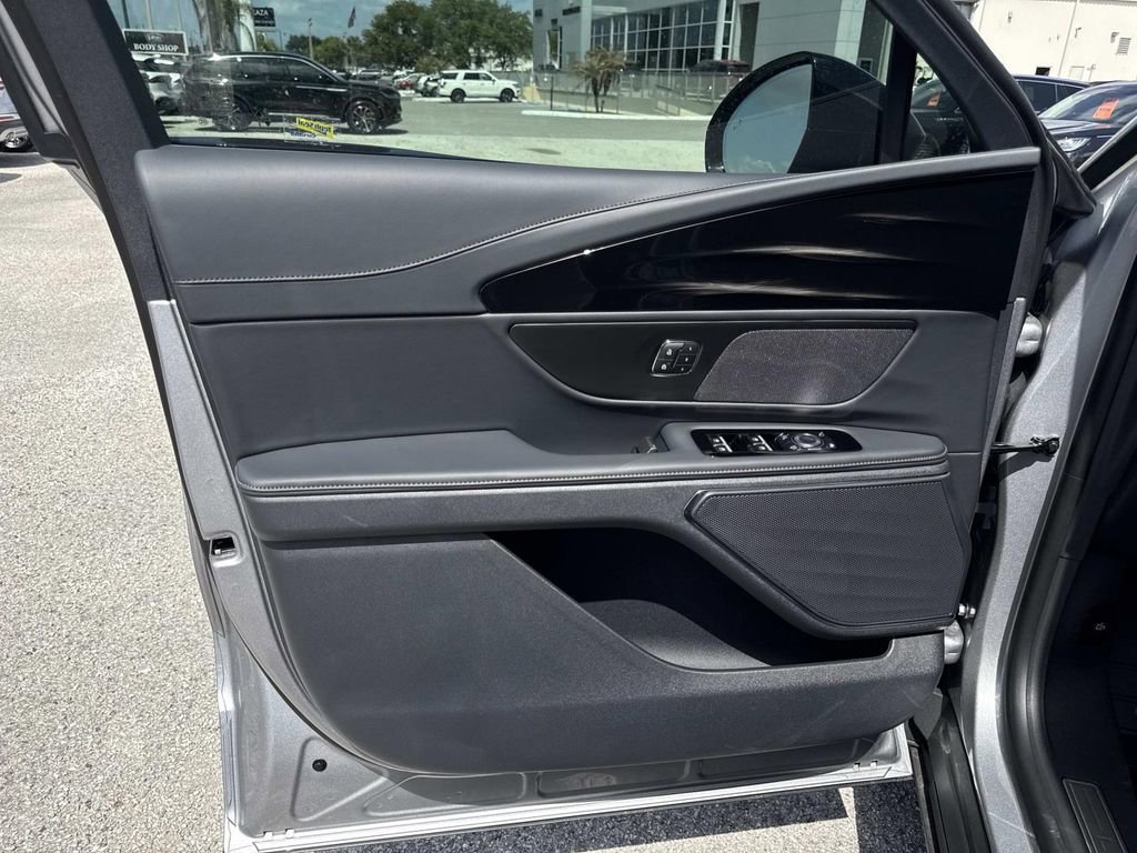 New 2026 Lincoln Nautilus Premier image 19