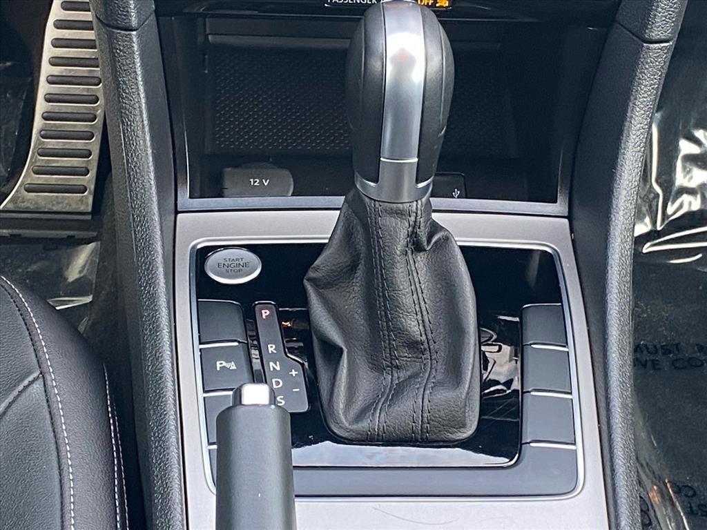 Used 2020 Volkswagen Passat 2.0T SEL image 10