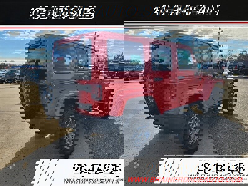 Used 2017 Jeep Wrangler Unlimited Rubicon w/ Max Tow Package image 3