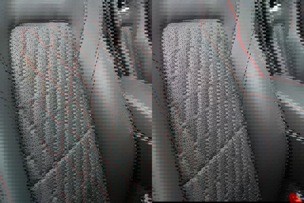 Used 2020 Jaguar F-TYPE SVR image 49