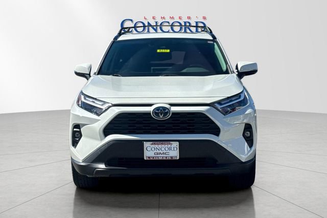 Used 2022 Toyota RAV4 XLE Premium image 9
