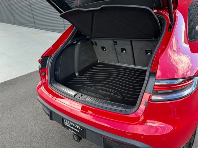 Certified 2025 Porsche Macan image 33