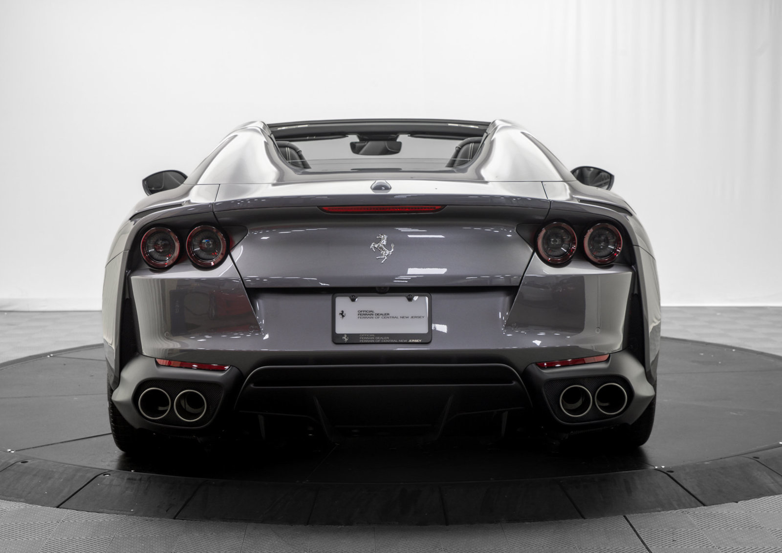 Used 2022 Ferrari 812 GTS RWD image 6