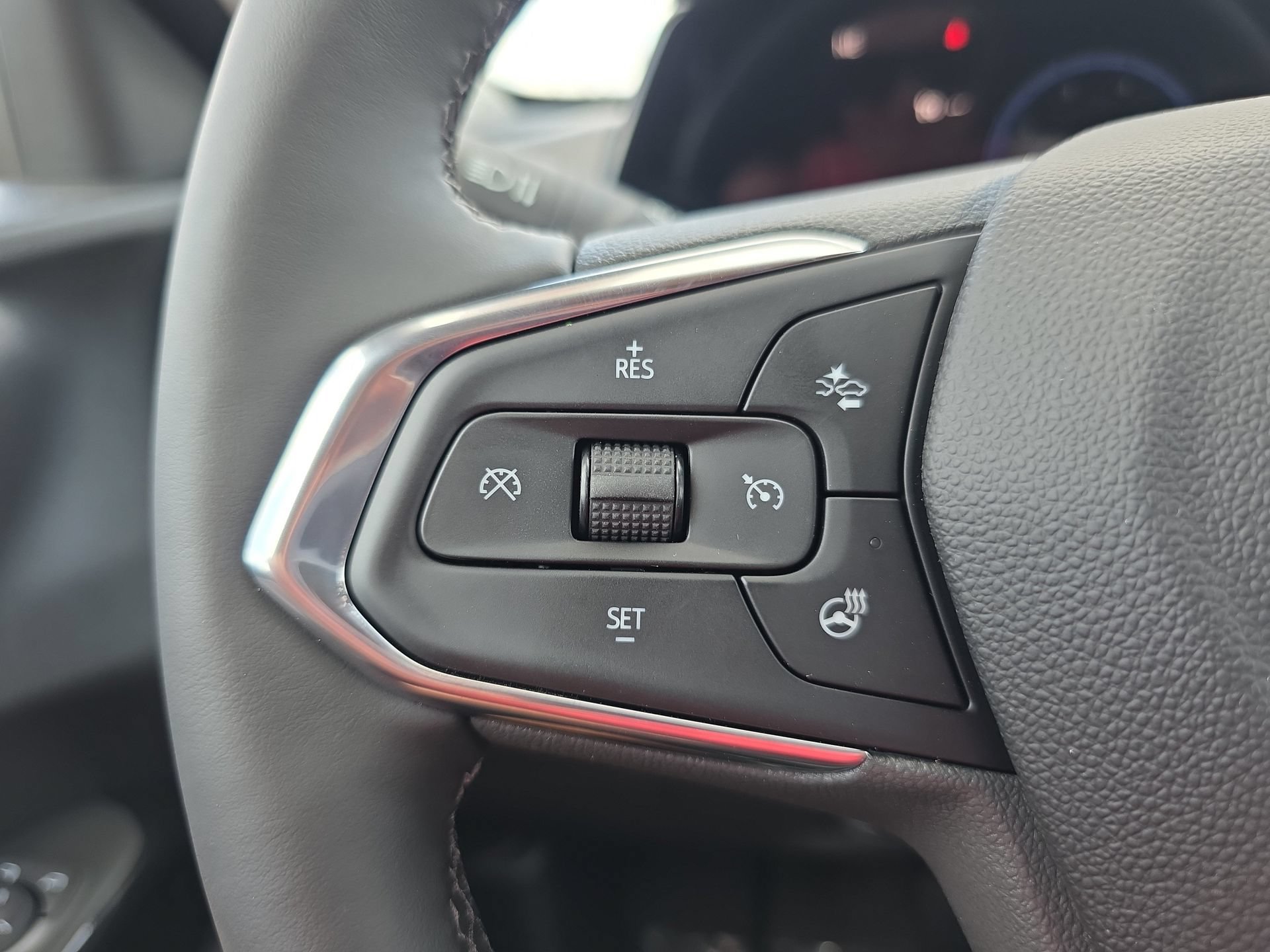 New 2026 Chevrolet Trax LT w/ Midnight Edition FWD image 20