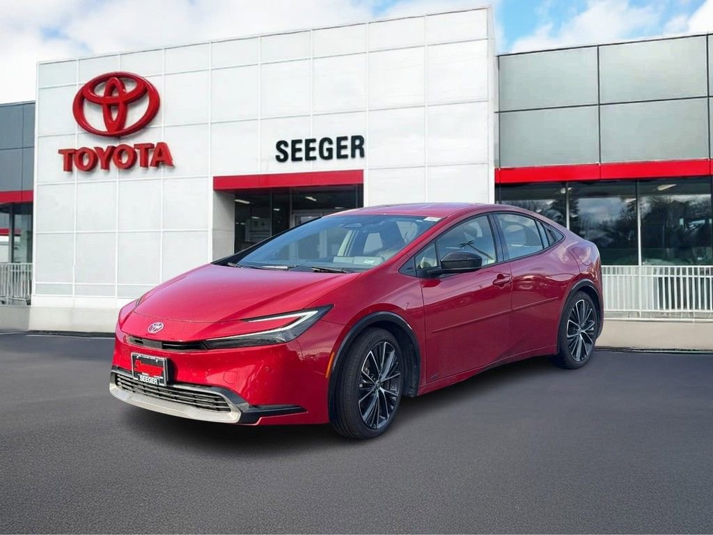 Used 2025 Toyota Prius XLE image 8
