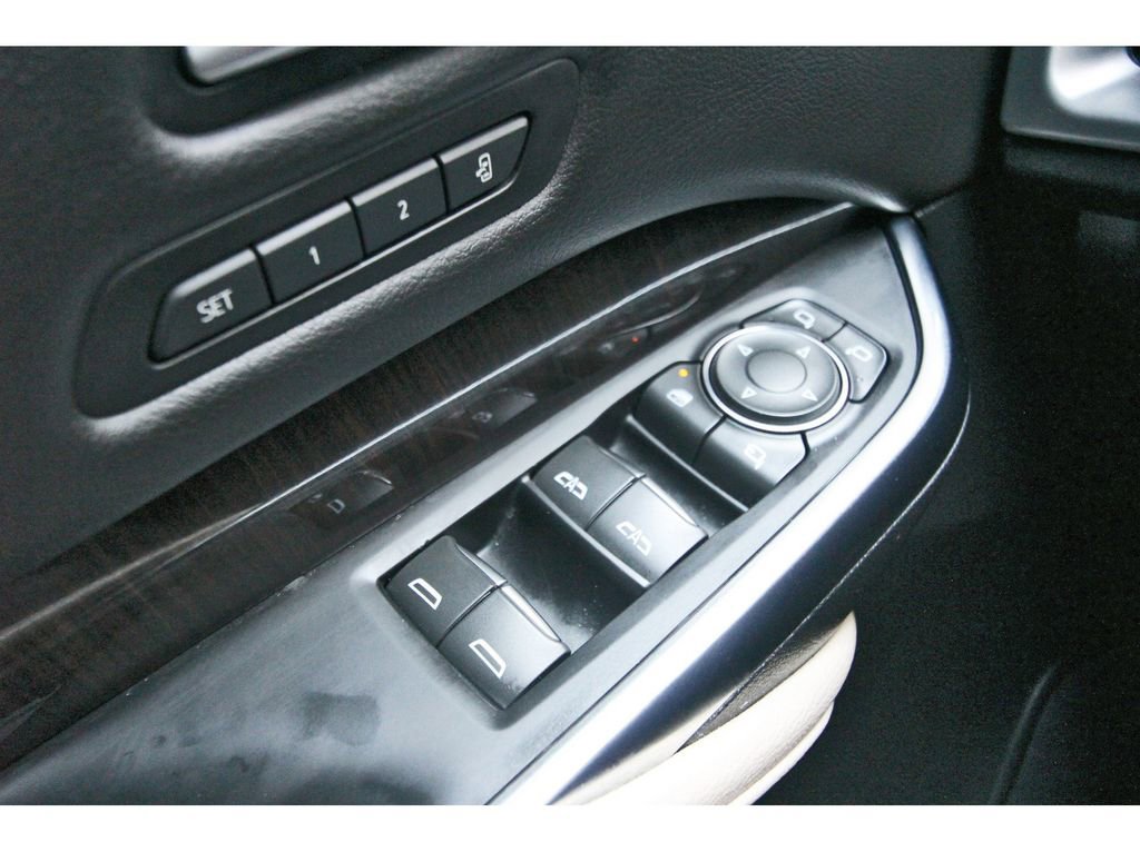 Certified 2025 Cadillac XT4 Premium Luxury image 21