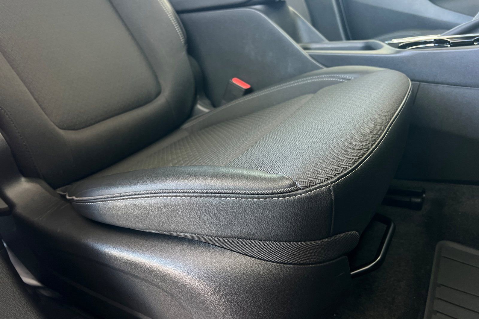 Used 2023 Buick Encore GX Preferred w/ Cold Weather Comfort Package image 23