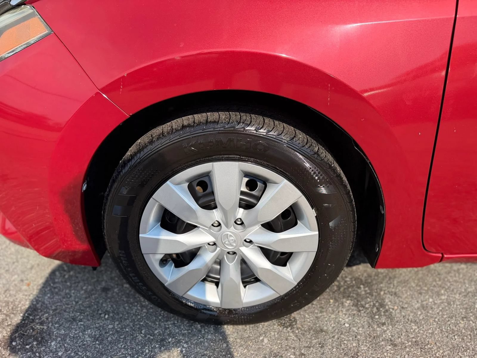 Used 2014 Toyota Corolla LE FWD image 2