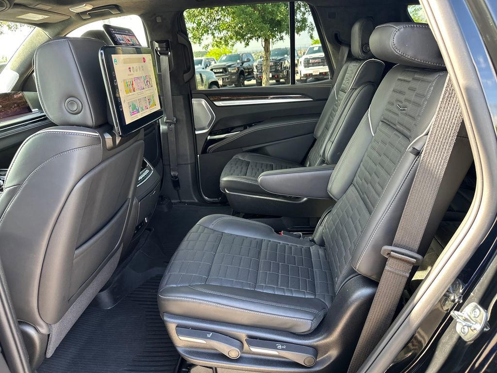 Used 2026 Cadillac Escalade Platinum Sport w/ LPO, Floor Liner Package image 39