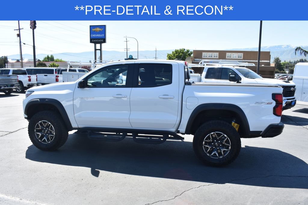 Used 2024 Chevrolet Colorado ZR2 w/ Technology Package AWD/4WD image 2