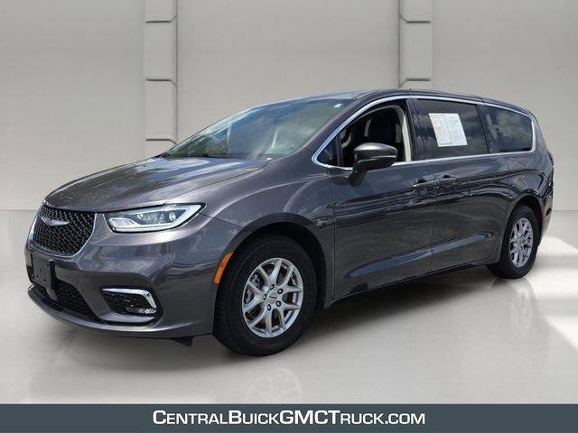 Used 2023 Chrysler Pacifica Touring-L