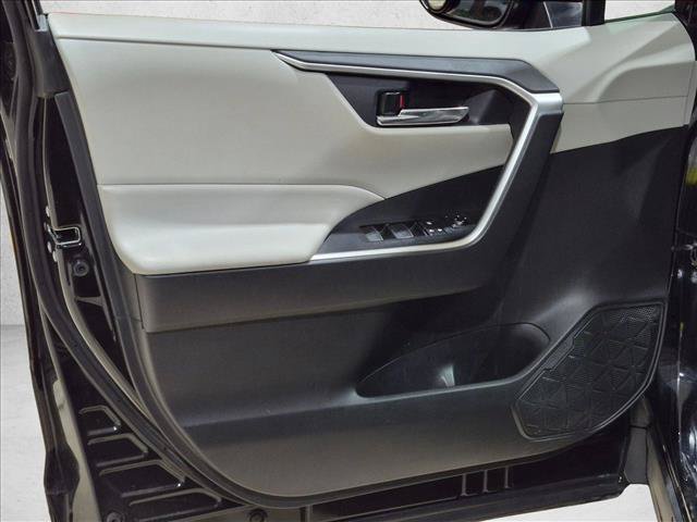 Used 2021 Toyota RAV4 XLE Premium FWD image 11