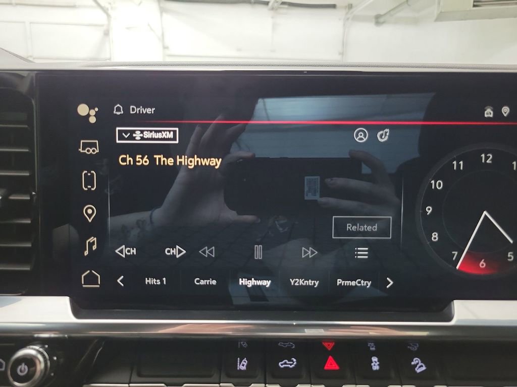 Used 2025 GMC Sierra 3500 SLE w/ SLE Convenience Package image 23