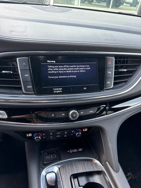 Used 2022 Buick Enclave Avenir w/ Avenir Technology Package AWD/4WD image 33