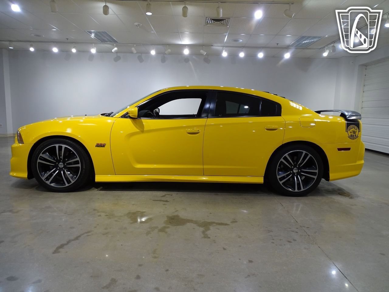 Used 2012 Dodge Charger SRT8 Super Bee w/ Driver Convenience Group II RWD image 7