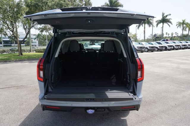 New 2027 Ford Expedition Max Active RWD image 18