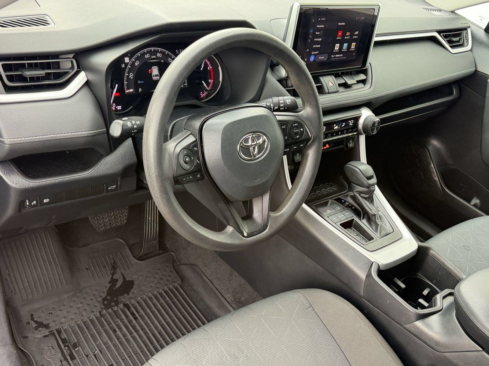 Used 2023 Toyota RAV4 XLE w/ Convenience Package FWD image 4