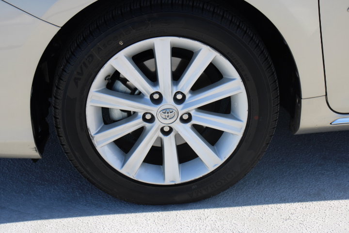 Used 2014 Toyota Camry XLE w/ Leather Package image 9