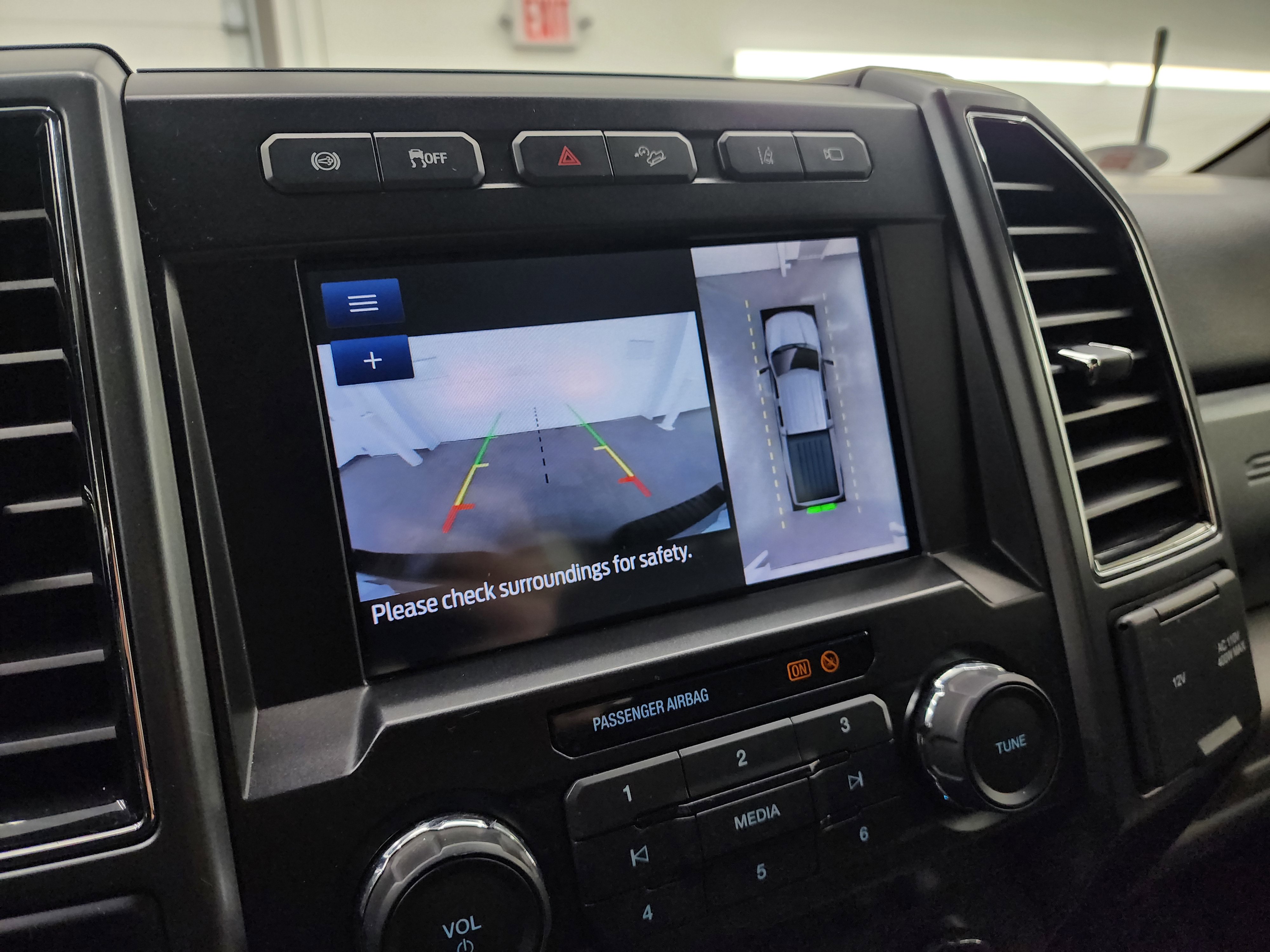 Used 2021 Ford F250 XLT w/ XLT Premium Package AWD/4WD image 16