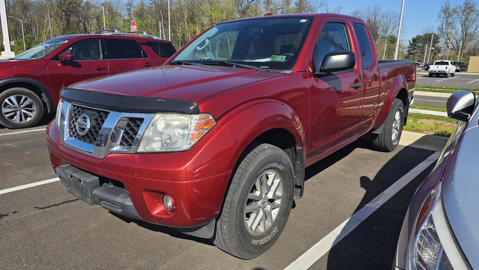 Used 2015 Nissan Frontier SV image 1