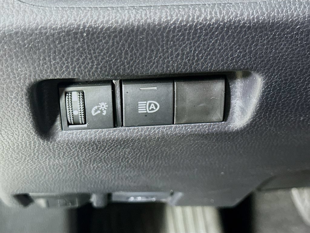 Used 2025 Toyota RAV4 LE AWD/4WD image 21
